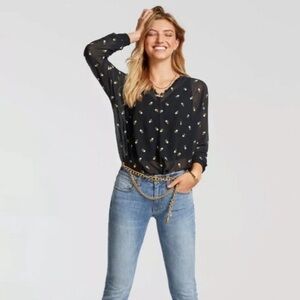 NWT CAbi Alegria Black Embroidered Floral Peasant Blouse. 5338. Size Small
